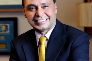 El congresista Luis Gutiérrez, gran defensor de la reforma migratoria, anunció su retiro
